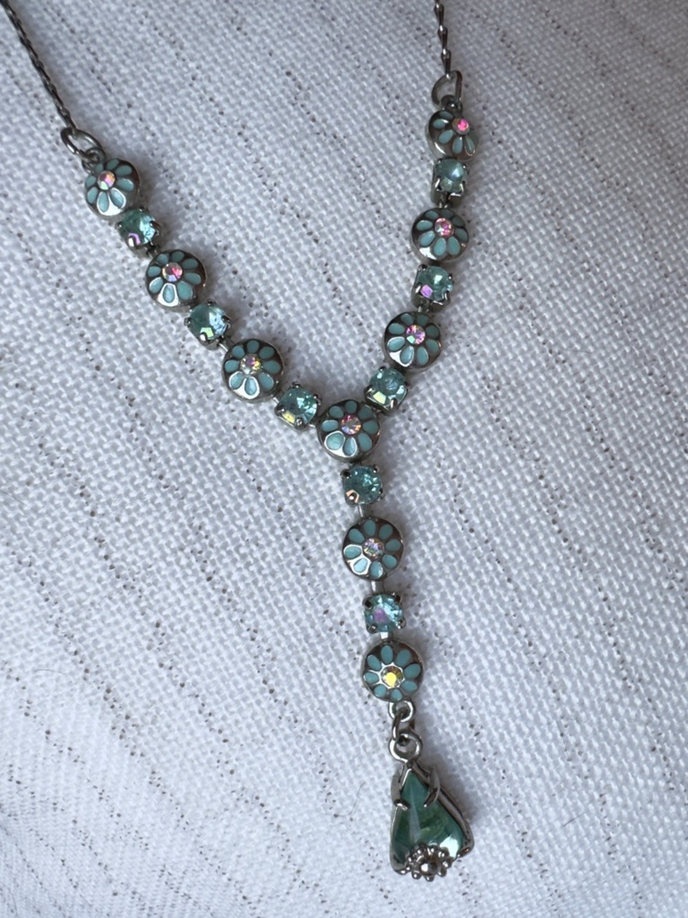 Vintage Avon Enamel Daisy Crystal Teardrop Necklace